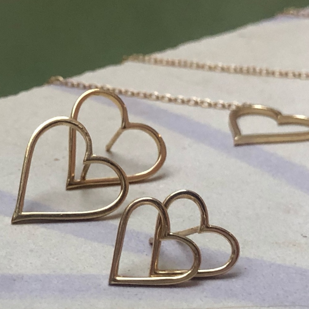 14K Solid Gold “MEDIUM Carried Heart” Studs